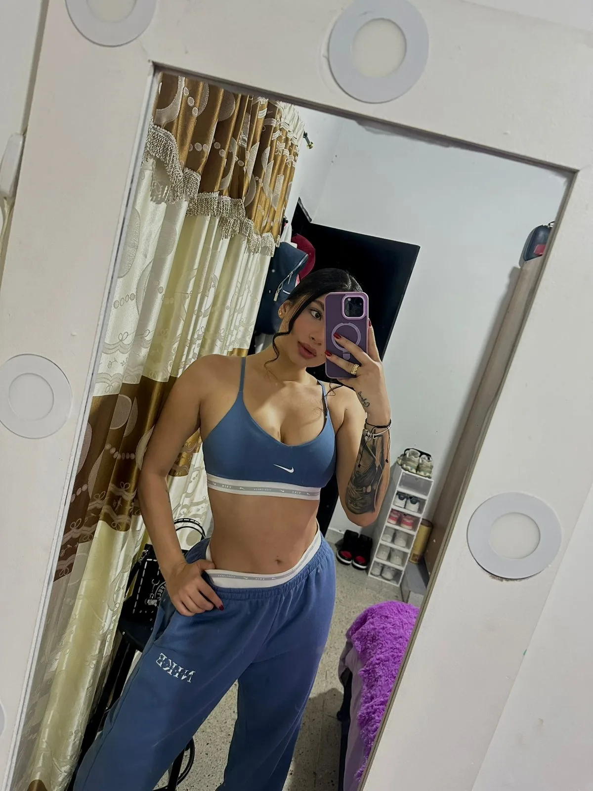 Lauren escort Düsseldorf